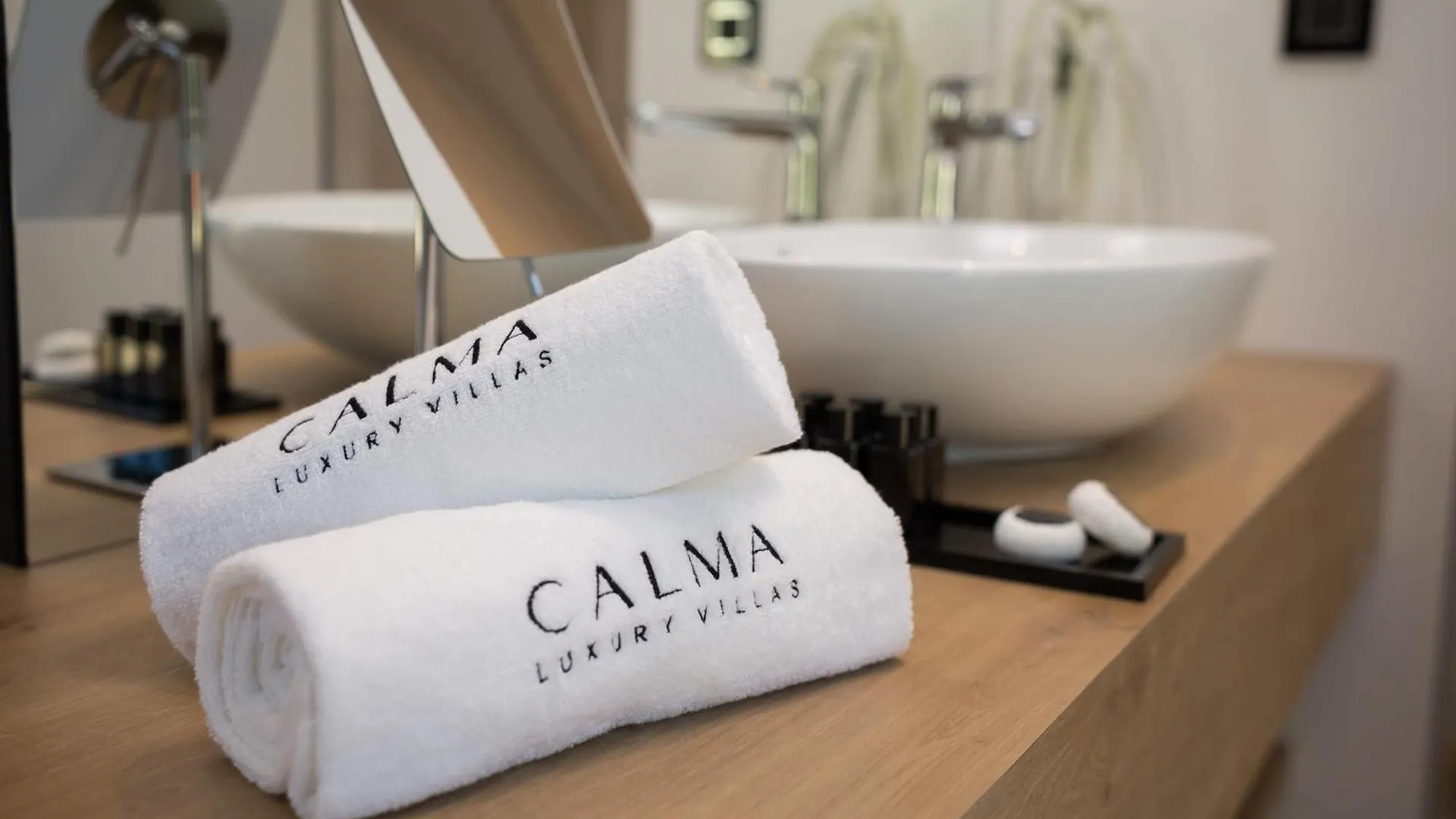 5-Star Villa Calma I With Heated Pool, Jacuzzi, Sea And Palm Tree Garden Starigrad Paklenica 0*,