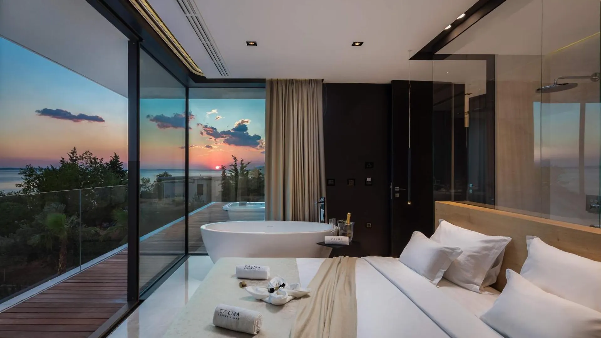 5-Star Villa Calma I With Heated Pool, Jacuzzi, Sea And Palm Tree Garden Starigrad Paklenica 0*,  Croatia