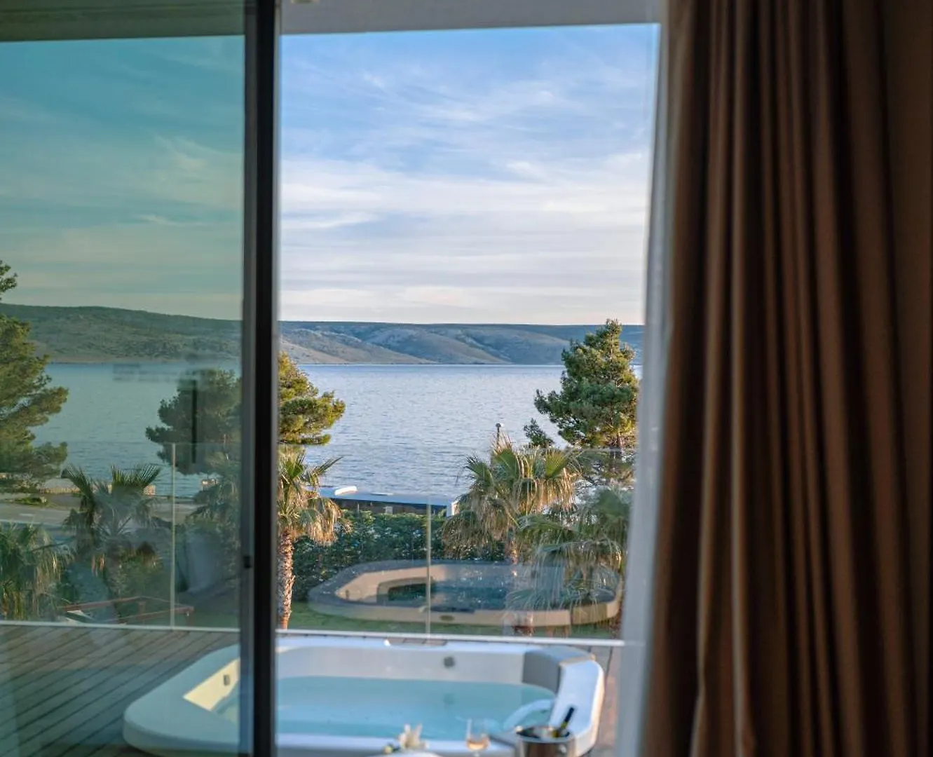 5-Star Villa Calma I With Heated Pool, Jacuzzi, Sea And Palm Tree Garden Starigrad Paklenica