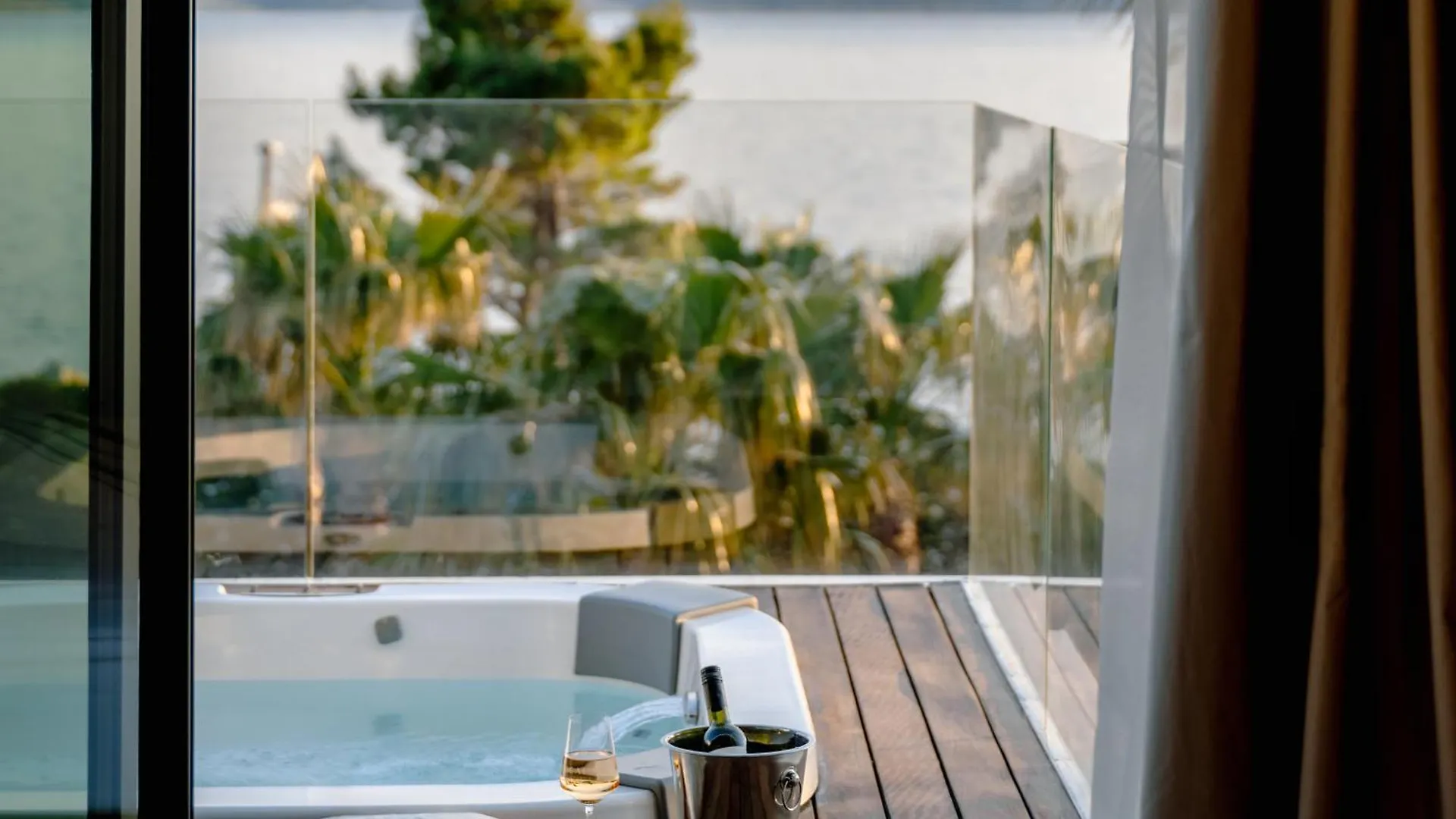 5-Star Villa Calma I With Heated Pool, Jacuzzi, Sea And Palm Tree Garden Starigrad Paklenica