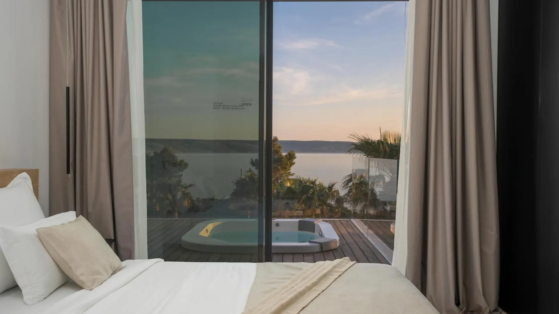 5-Star Villa Calma I With Heated Pool, Jacuzzi, Sea And Palm Tree Garden Starigrad Paklenica