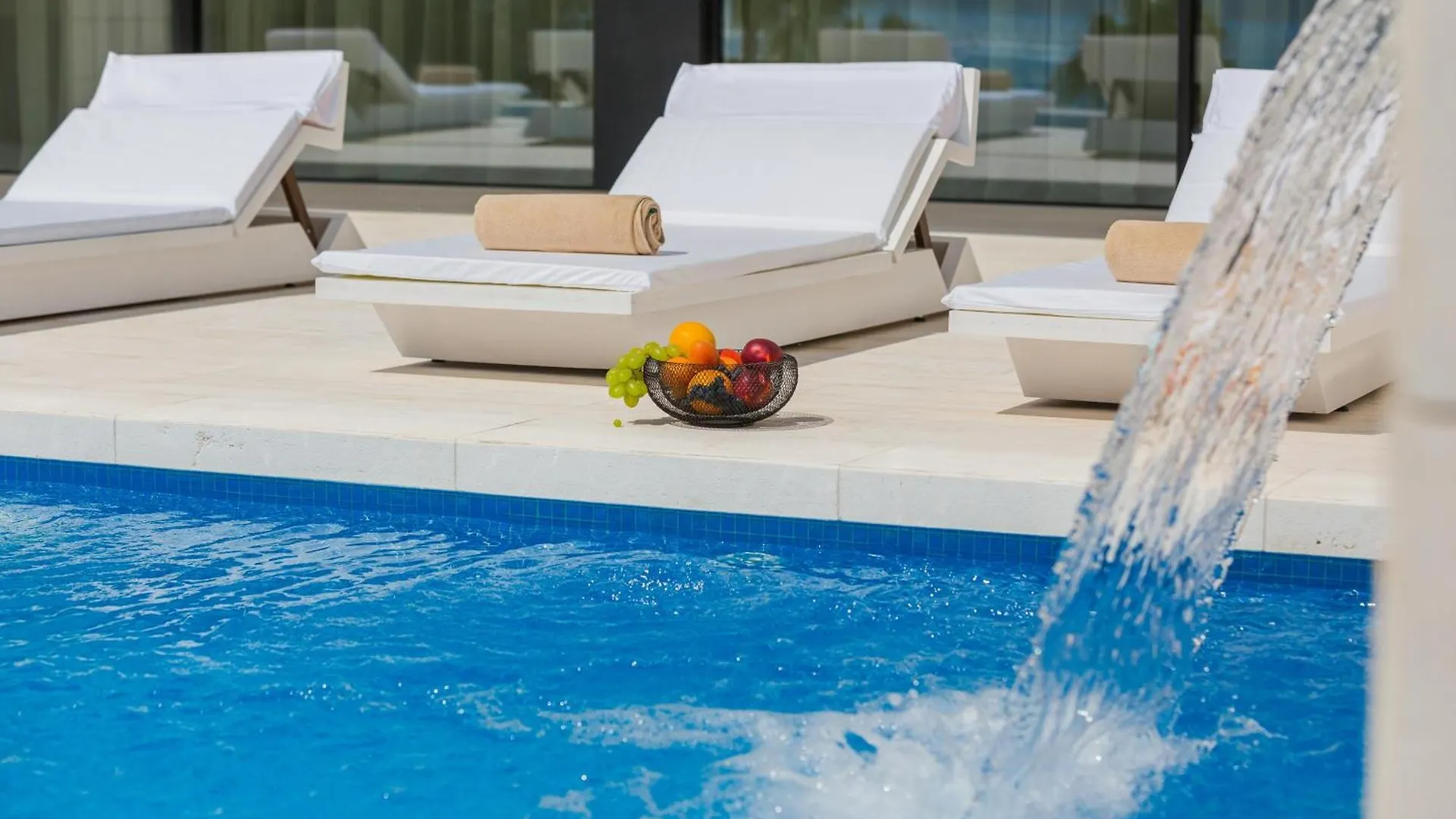5-Star Villa Calma I With Heated Pool, Jacuzzi, Sea And Palm Tree Garden Starigrad Paklenica