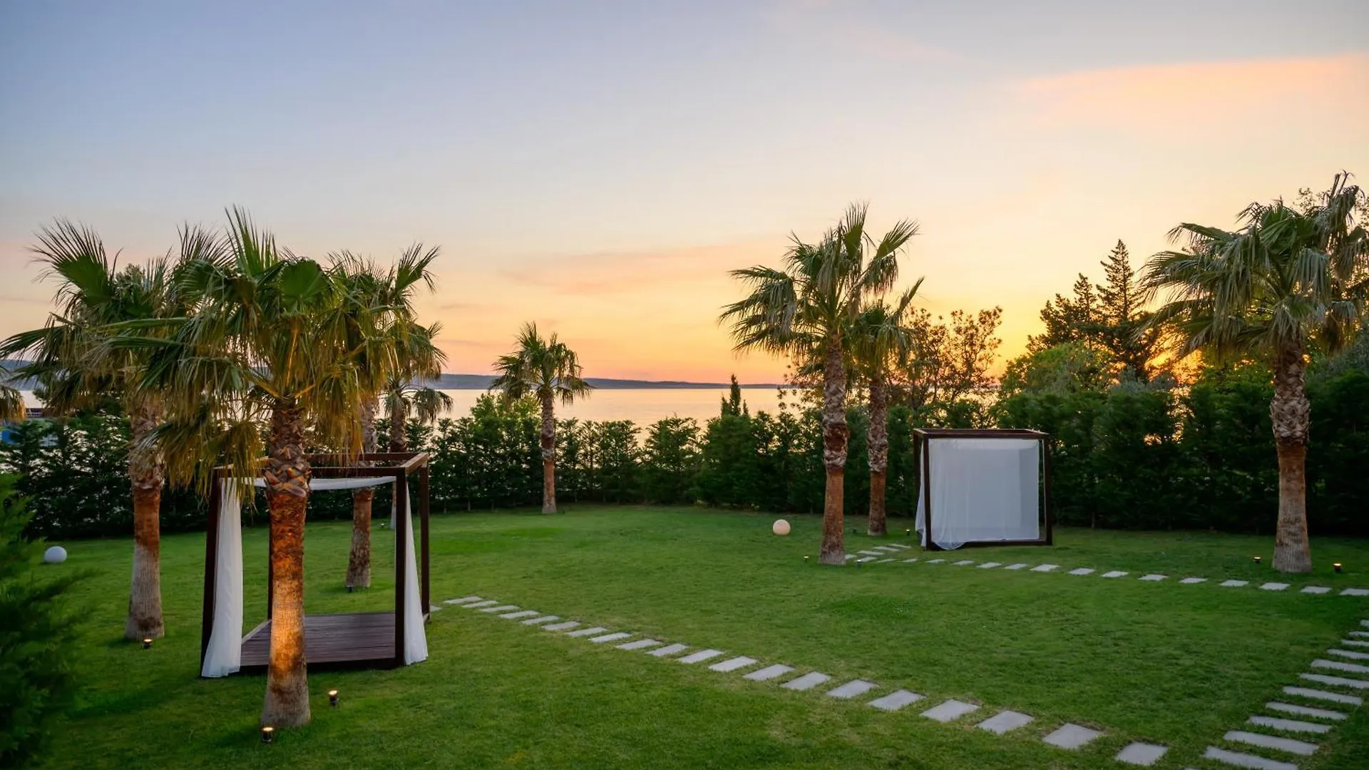 5-Star Villa Calma I With Heated Pool, Jacuzzi, Sea And Palm Tree Garden Starigrad Paklenica